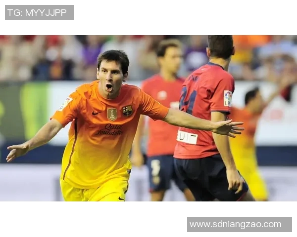 帅气出场足球明星视频集锦展现球场风采与魅力瞬间