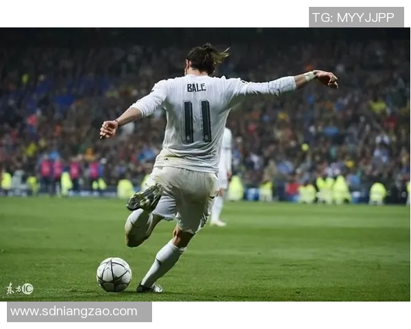 黑人足球明星贝尔在赛场上的精彩瞬间与个人风采展示