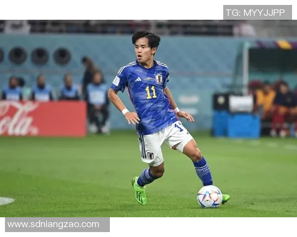 久保建英在国际赛场上的精彩表现引发全球球迷热议与期待